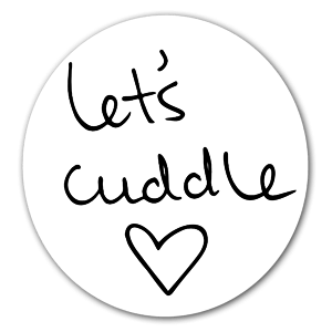 Sticker avec le texte "Let's cuddle" écrit à la main. Personnalise-le en ajoutant une lettre dans le coeur!